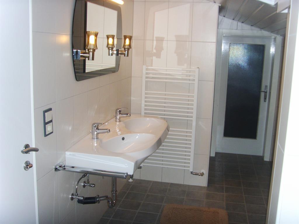 4-room-ApB_595bc4bd0444e6e607faf2cd797620a1